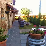 Nobile Family Bed & Breakfast 4*
