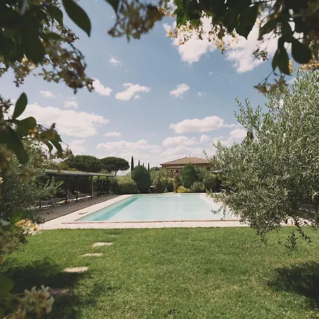 Nobile Family Bed & Breakfast 4*